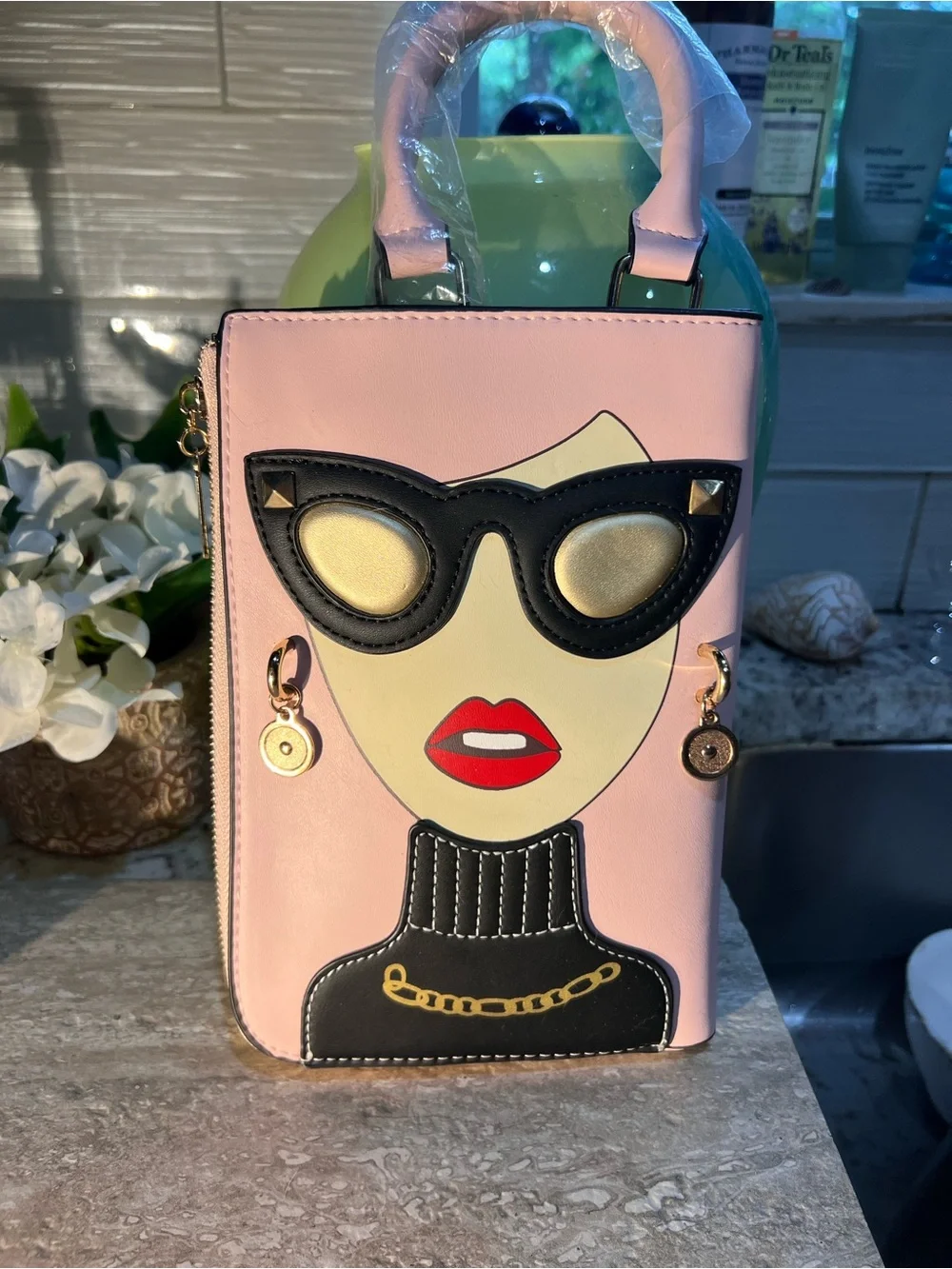 Pink Novelty lady Face Clutch wristlet Bag with Sunglasses Motif Brand New!